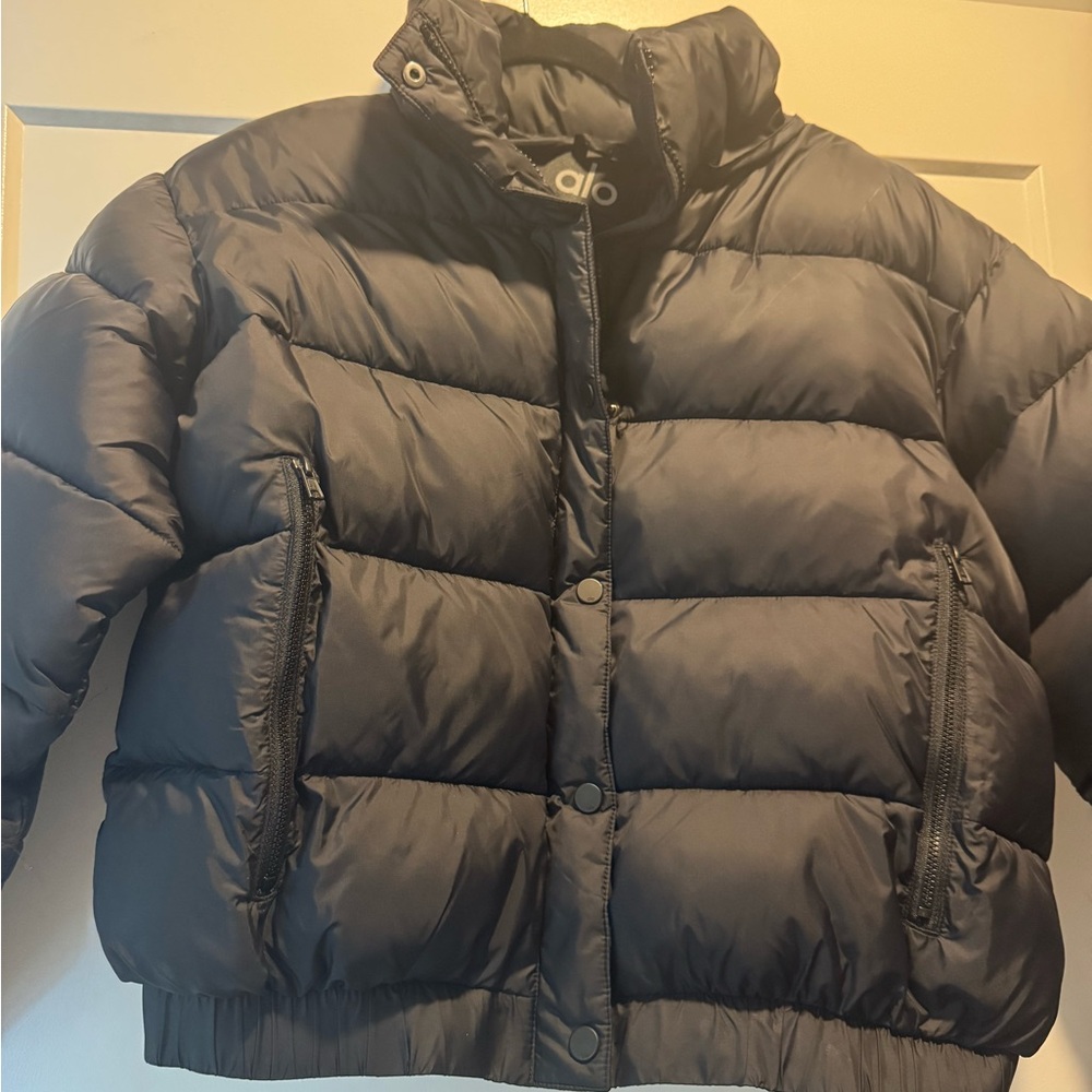 Women's Alo YogaBlack Puffer Jacket - Picture 3 of 6